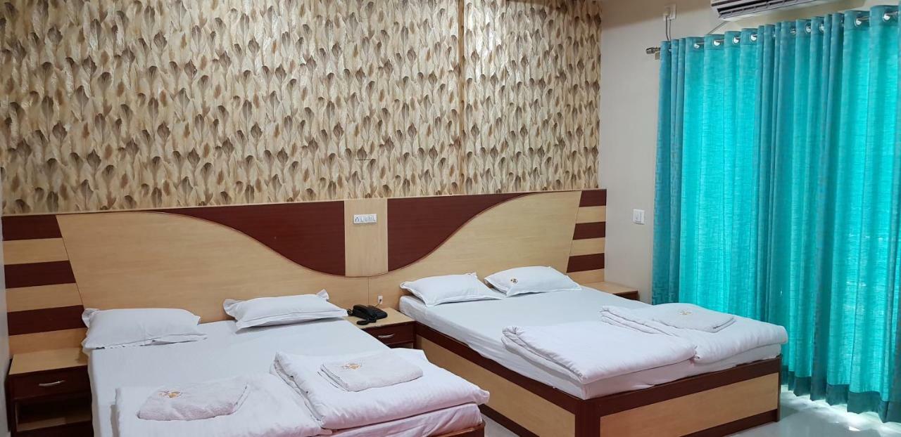 Hotel Lee Garden Puri Kültér fotó
